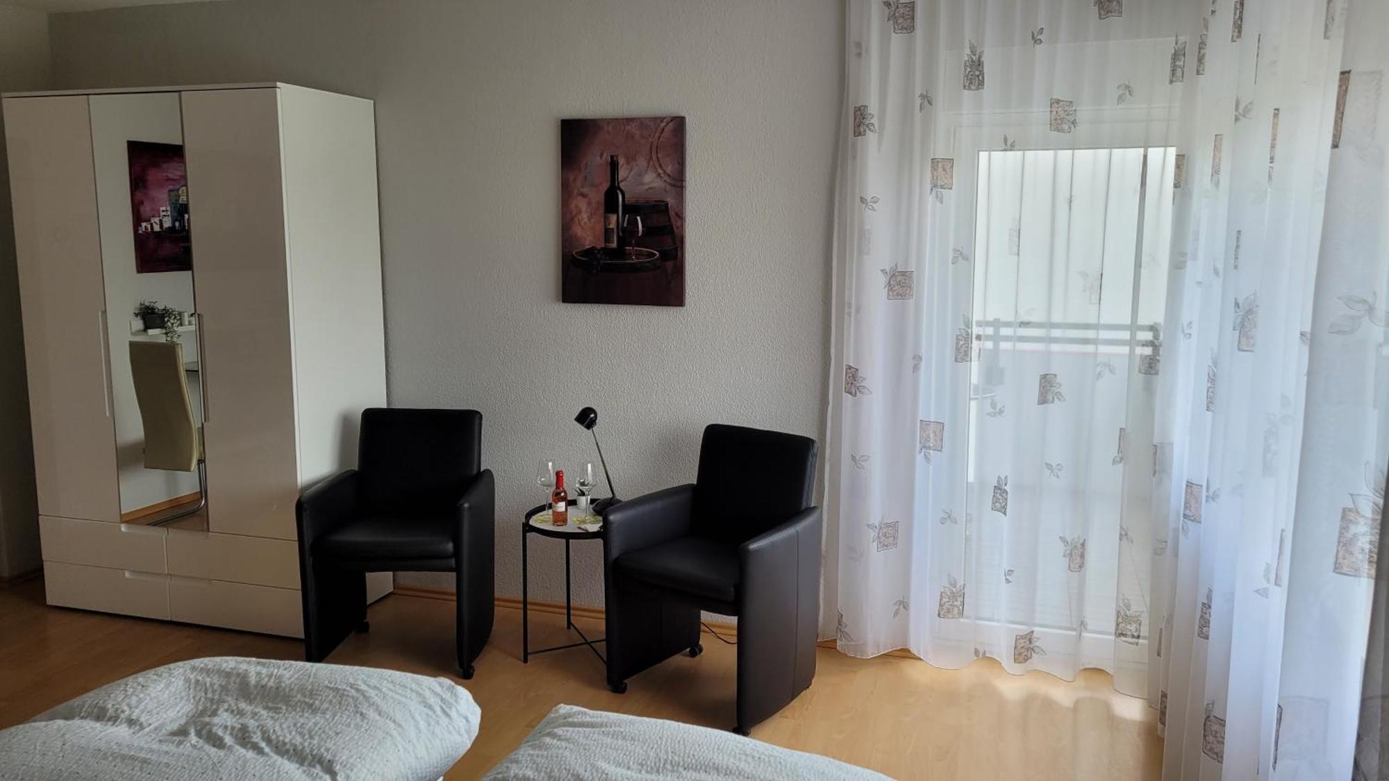 Ihr Bett Mit Blick Auf Die Weinberge Bad Dürkheim Exterior foto